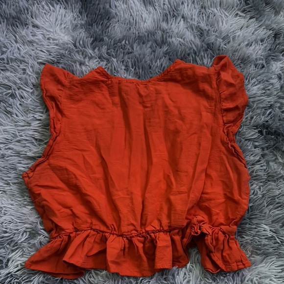Fancyinn Red Ruffled Tie Front Blouse Sleeveless - Picture 3 of 5